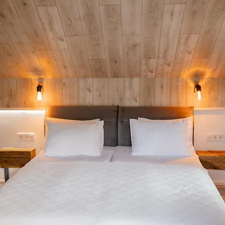 Ugrad Family з чаном-джакузі * Slavske