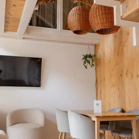 Chalet Ugrad Family з чаном-джакузі