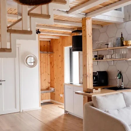 Chalet Ugrad Family з чаном-джакузі *