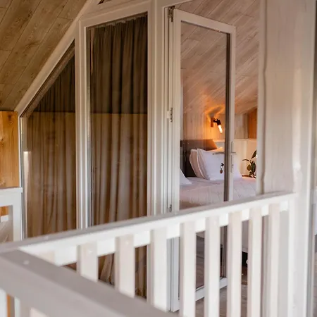 Chalet Ugrad Family з чаном-джакузі Slavske