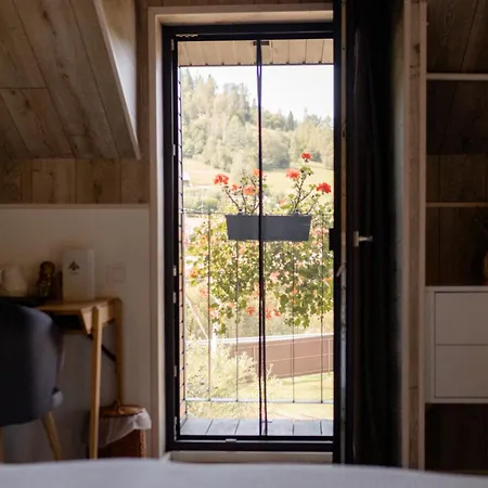 Ugrad Family з чаном-джакузі *