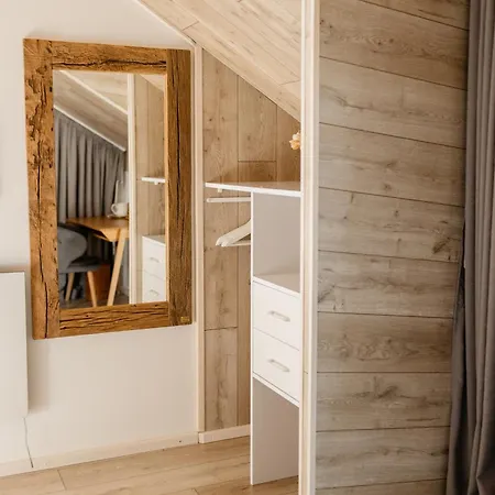 Ugrad Family з чаном-джакузі Chalet