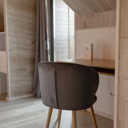 Ugrad Family з чаном-джакузі Chalet *