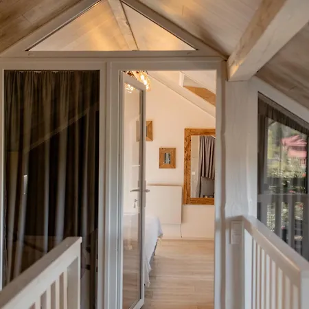 Ugrad Family з чаном-джакузі Chalet Slavske
