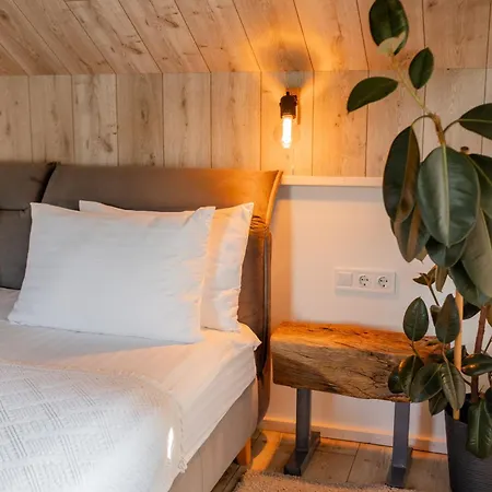 Chalet Ugrad Family з чаном-джакузі *