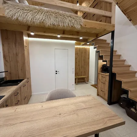 Ugrad Family з чаном-джакузі *