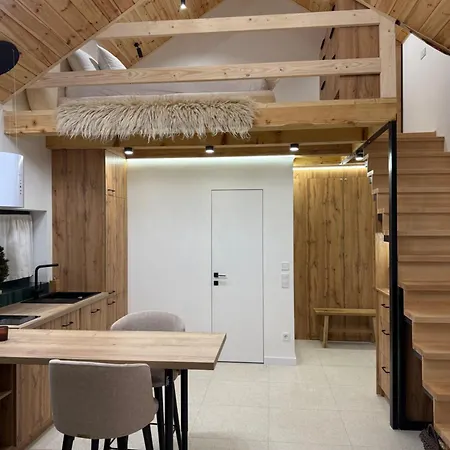 Ugrad Family з чаном-джакузі