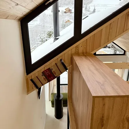 Ugrad Family з чаном-джакузі Chalet