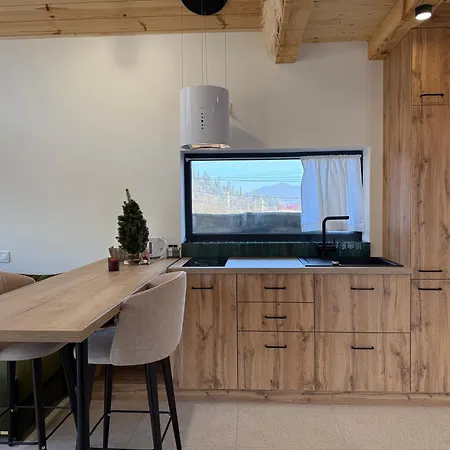 Ugrad Family з чаном-джакузі Chalet