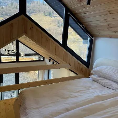 Chalet Ugrad Family з чаном-джакузі *