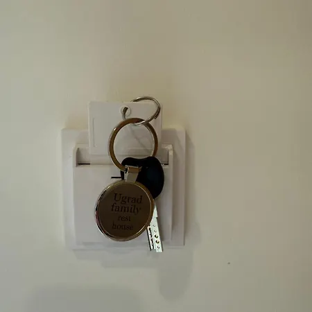 Ugrad Family з чаном-джакузі