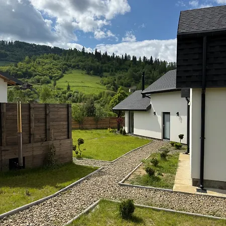 Ugrad Family з чаном-джакузі Chalet Slavske