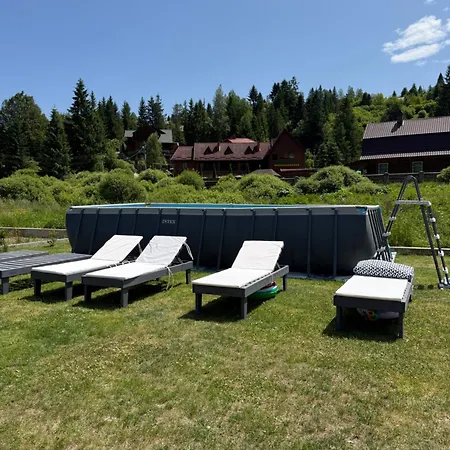 Chalet Ugrad Family з чаном-джакузі Slavske