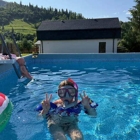 Ugrad Family з чаном-джакузі * Slavske