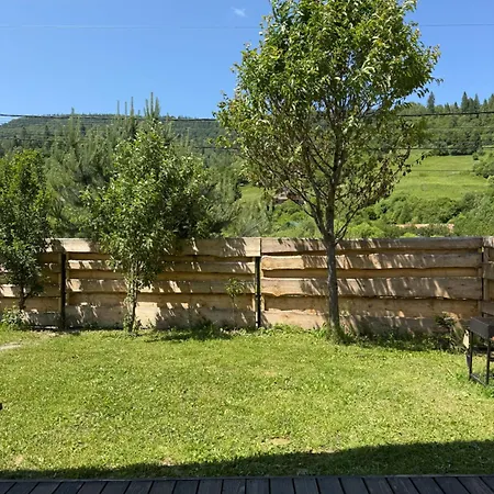 Chalet Ugrad Family з чаном-джакузі *