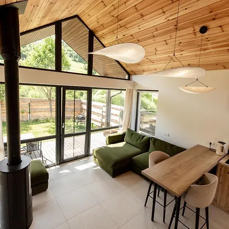 Ugrad Family з чаном-джакузі Alpstuga