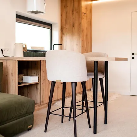 Ugrad Family з чаном-джакузі Alpstuga *