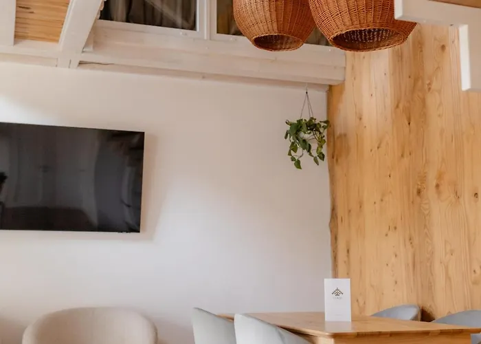 Chalet Ugrad Family з чаном-джакузі