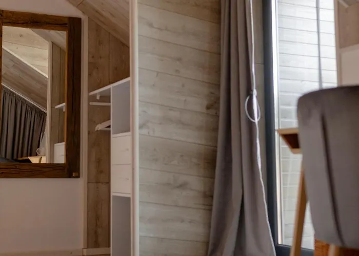 Chalet Ugrad Family з чаном-джакузі *
