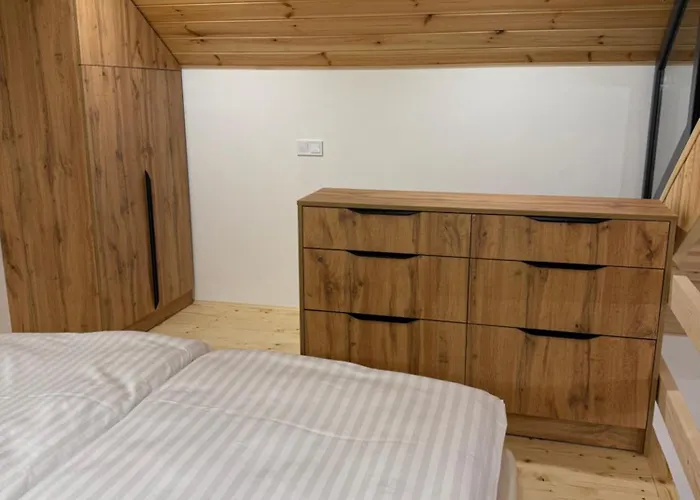 Chalet Ugrad Family з чаном-джакузі
